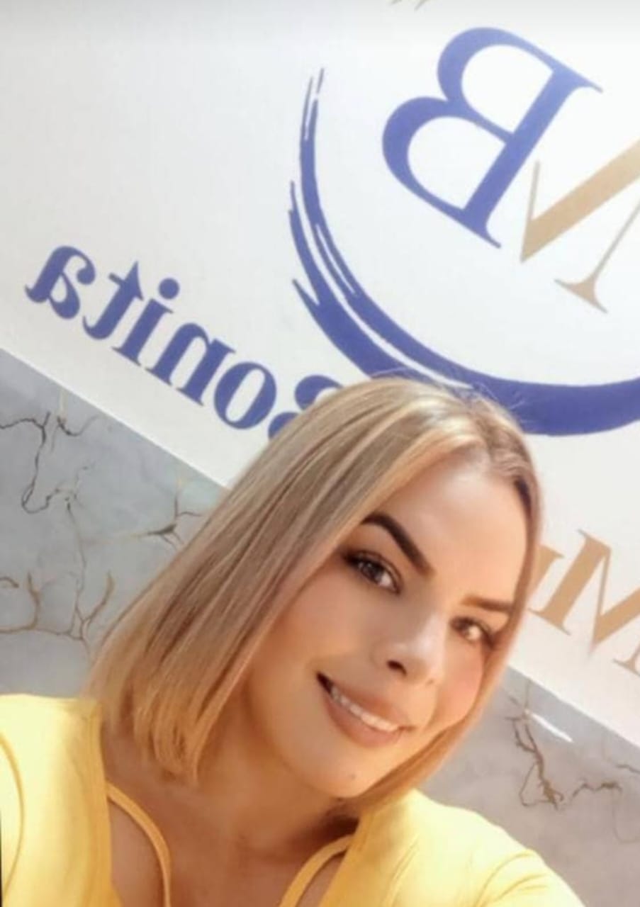 Estilismo profesional - Coloración y peinado en Mujer Bonita
